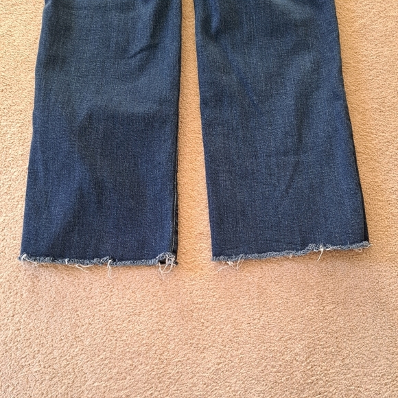 American Eagle Jeans Kick Boot Crop Women's 8 Short Blue Denim Frayed Hem - Picture 13 of 14